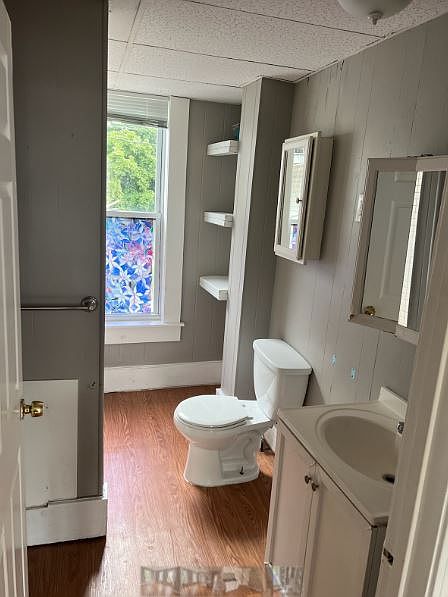 2nd image of 437 Rimmon St #2