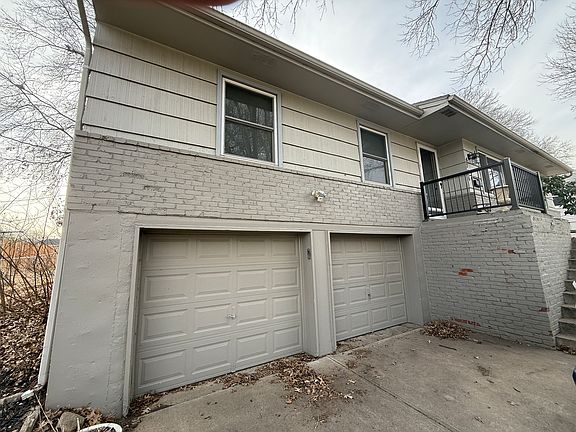 3rd image of 4706 N Gladstone Ave