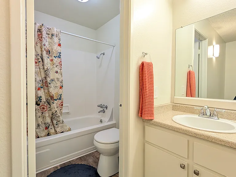 Oxford Parkside Apartments — Photo 17
