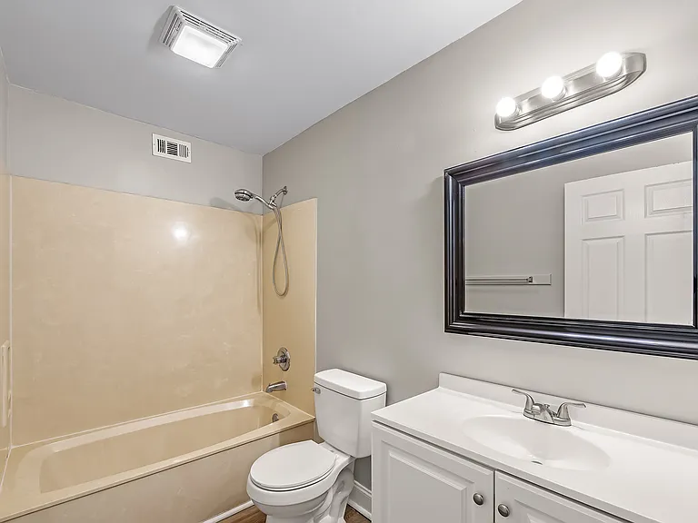 Destin Apartments — Photo 5