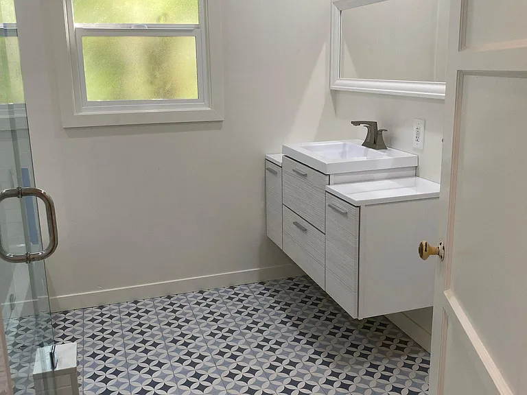 4721 Cahuenga Blvd — Photo 16