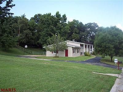 2nd image of 2939 Avon Dr