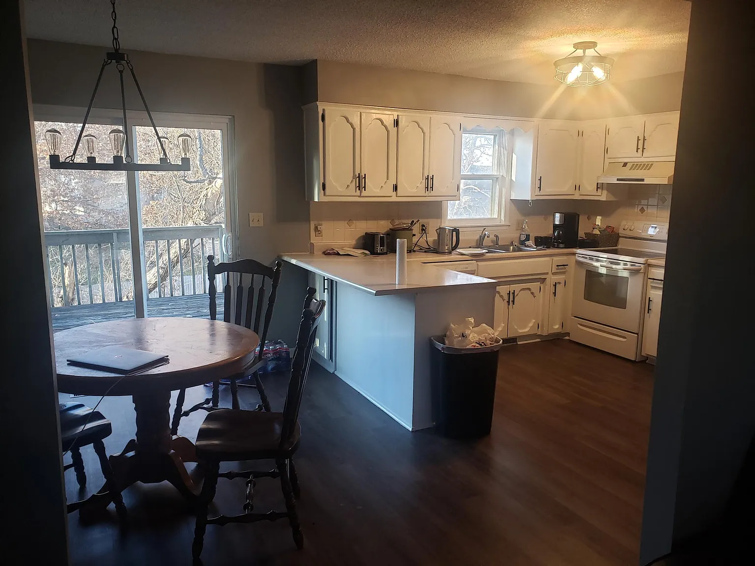 1 bed, 1956 sqft, $599 — Photo 2
