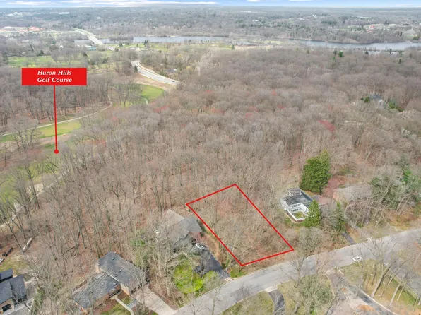 3081 Overridge Dr, Ann Arbor, MI 48104