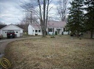 805 E Glass Rd, Ortonville, MI 48462