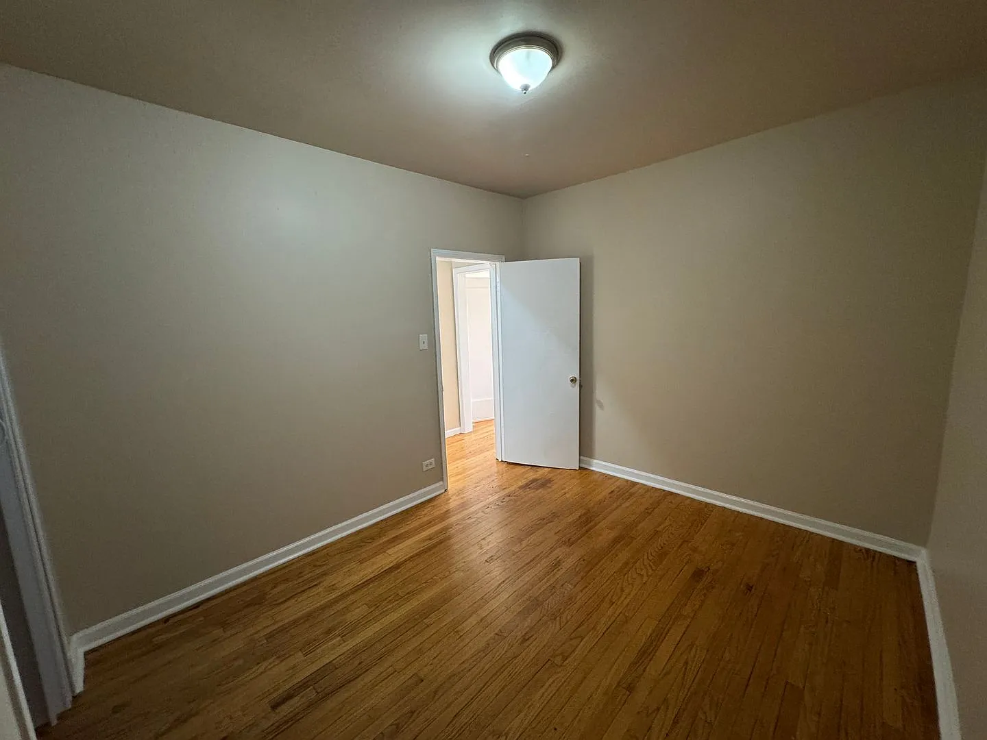 1 bed, 900 sqft, $850 — Photo 4
