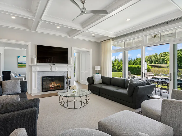 29 Wood Edge Ct — Photo 4