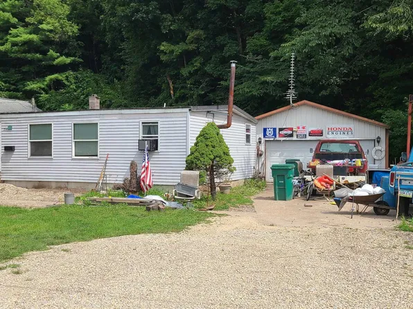 214 Pleasant Ridge Rd, Marquette, IA 52158