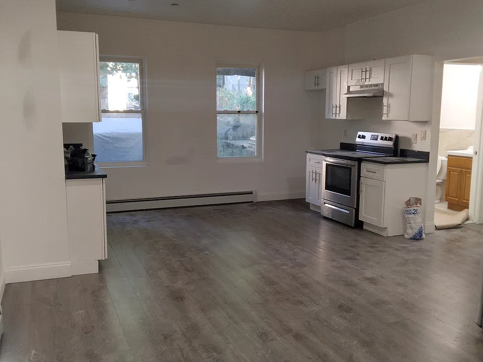 23 Jones Pl #1