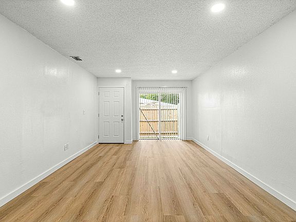 5th image of 2955 SE 53rd Ct #2955C