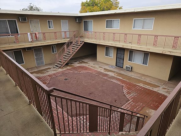 3rd image of 38521 5th St E APT 6