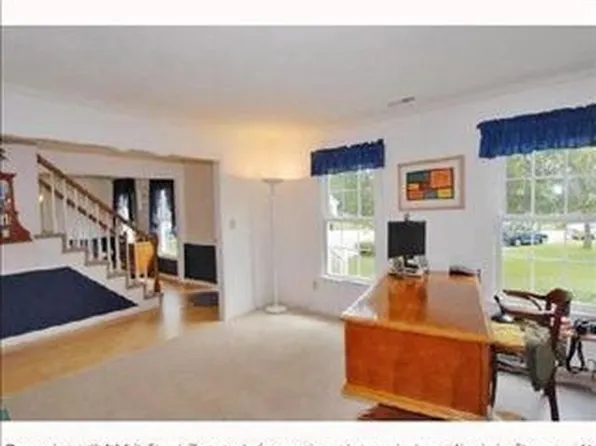 1093 Heatherwood Dr, Virginia Beach, VA 23455