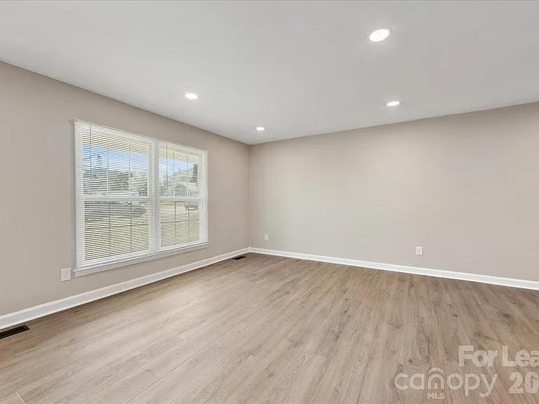 4700 Walden Ct — Photo 9