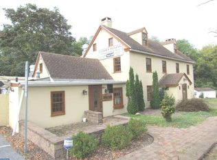 824 Ben Franklin Hwy E, Douglassville, PA 19518