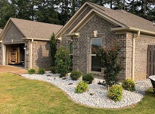 49 Little Brook Ln, Jackson, TN 38305