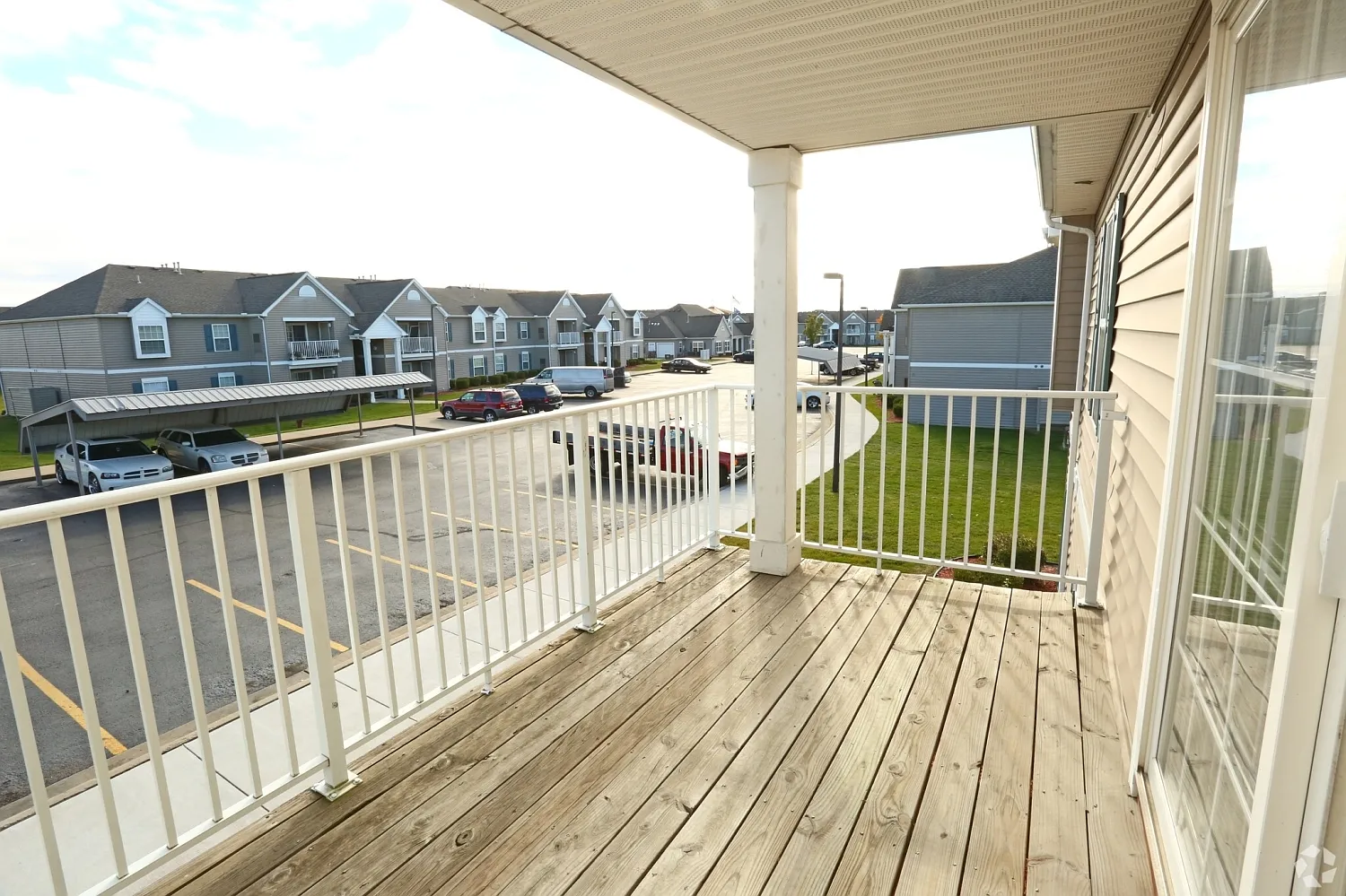Mapleview Apartments — Photo 3