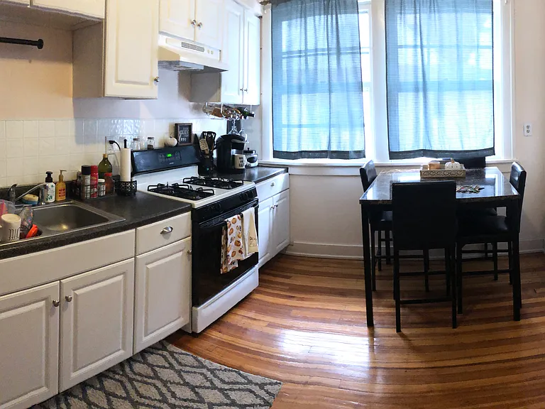 1026 Harvard St #2 — Photo 2