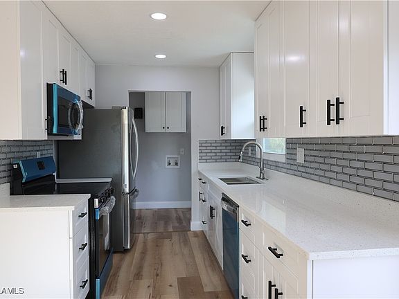 5th image of 407 W 17th St