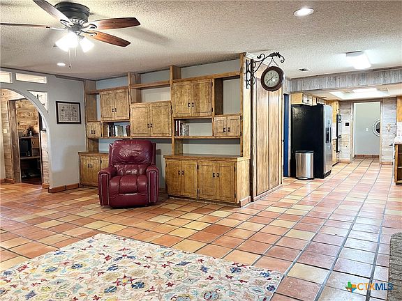 5th image of 303 Birchwood Dr