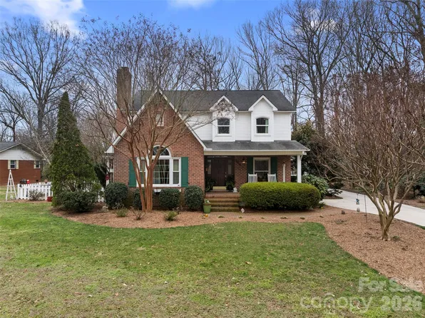 1615 Eastwood Dr, Kannapolis, NC 28083