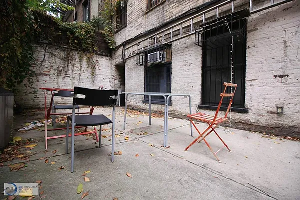 Rented by Metropolitan Property Group | media 73