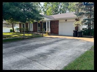 901 Lawndale Dr, Macon, MO 63552