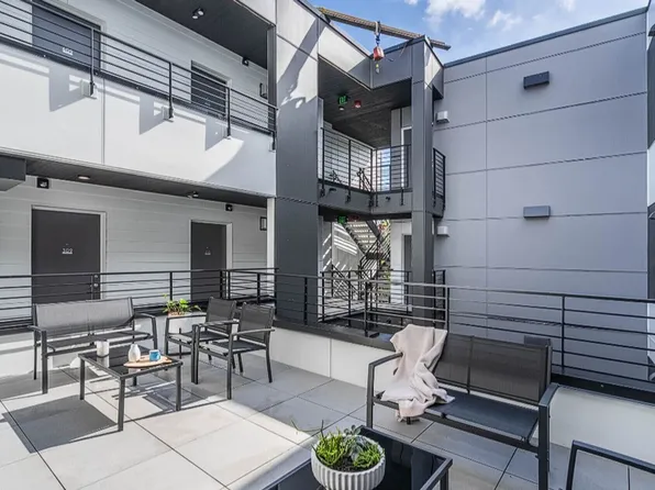 ONE MONTH FREE at Graceland Apartments!