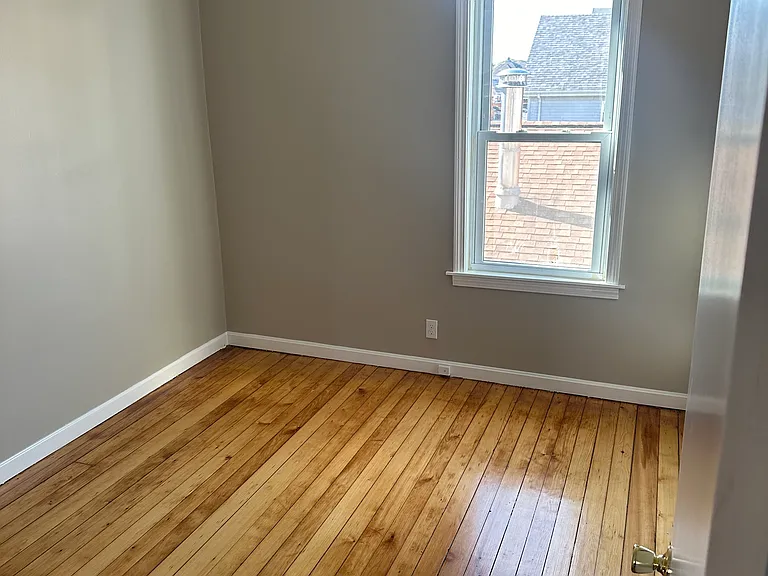 194 McGowan St #2 — Photo 6