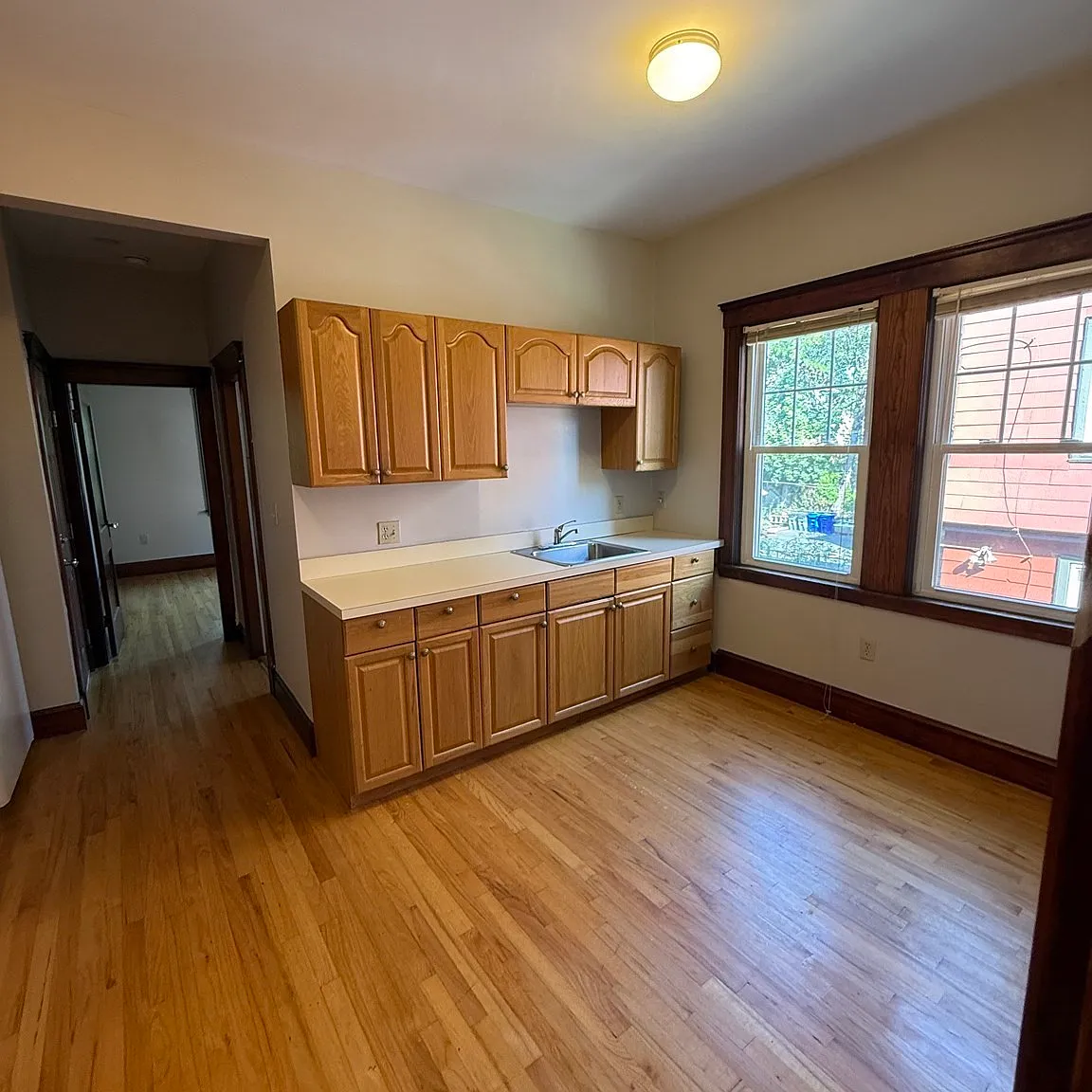 2 bed, 1000 sqft, $2,450 — Photo 3