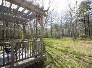 40 Hilltop Dr, Charlestown, RI 02813