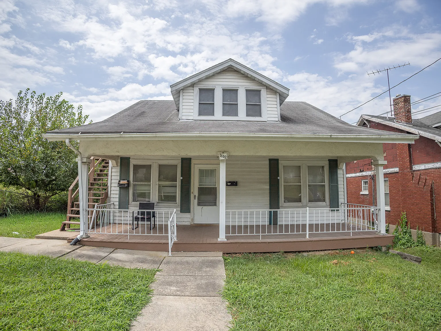 1112 East Miller Street - B — Photo 1