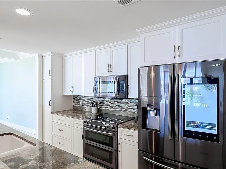 4001 Gulf Shore Blvd N #Penthouse 8 — Photo 30