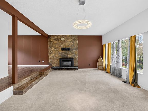 5th image of 3362 Viewmount Dr