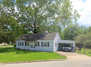 1300 Maiden Ln, Belleville, IL 62220