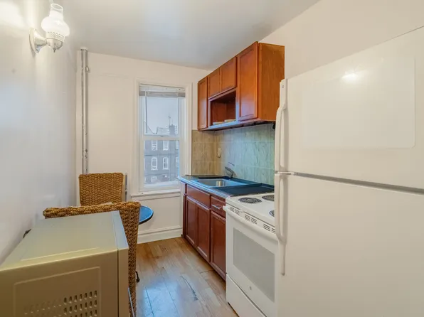 1390 Troy Avenue image 30 of 38