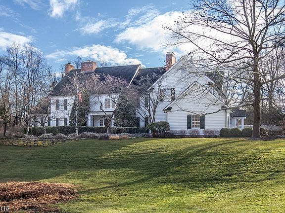 3rd image of 46 Sand Spring Rd