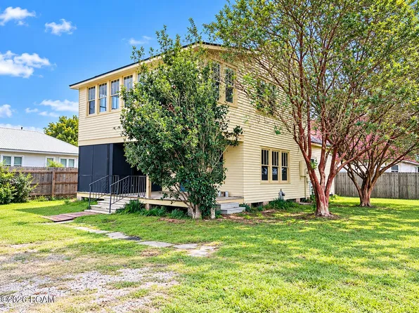 102 N Cunningham St, Rayne, LA 70578
