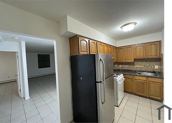 5th image of 3605 Barnes Ave APT 1