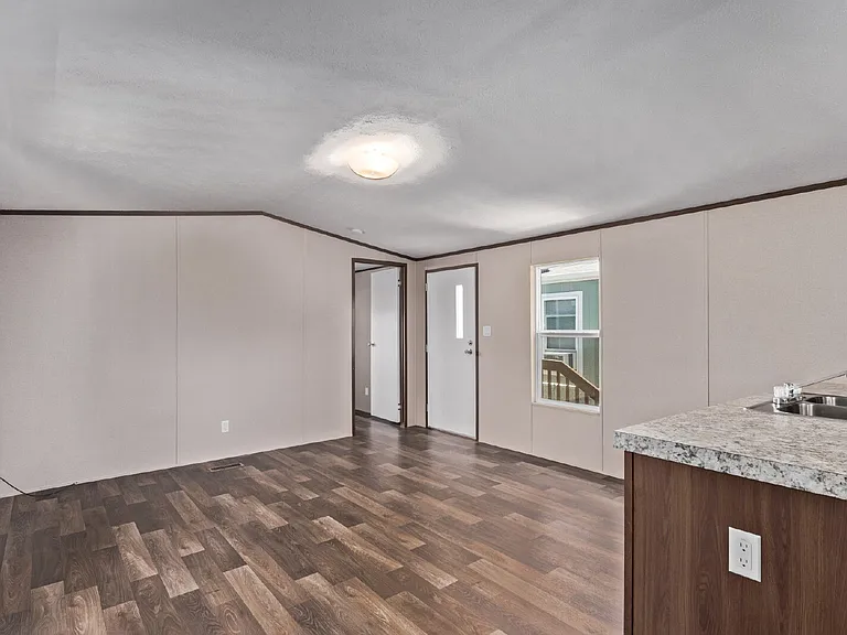 720 4th St #25 — Photo 7