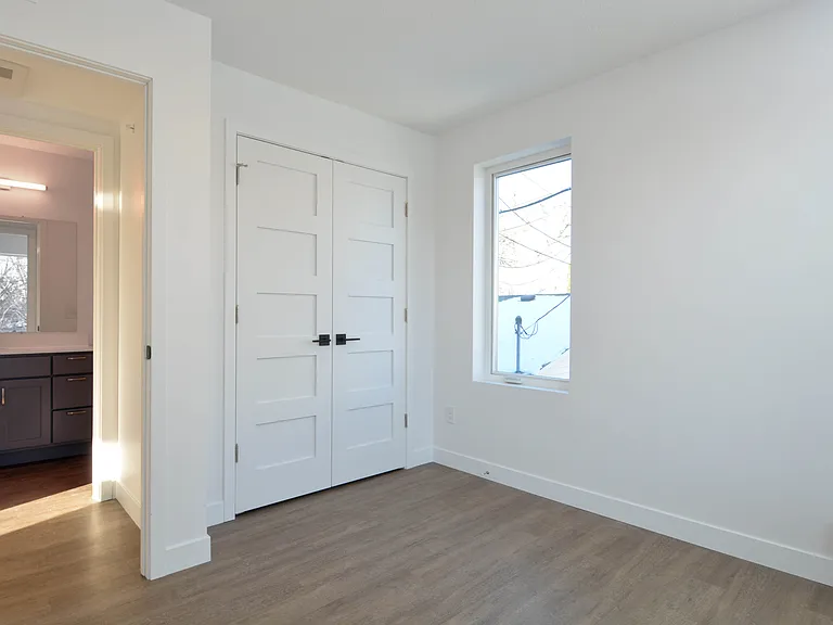 2909 Grand St NE #2 — Photo 8