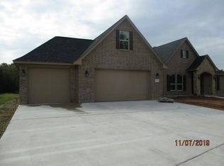 895 Spreading Oaks Dr, Angleton, TX 77515