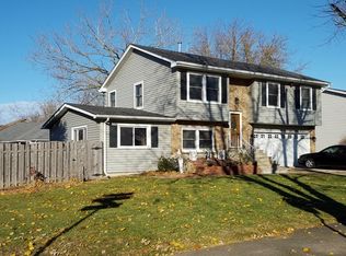 2201 Charleston Dr, Aurora, IL 60506