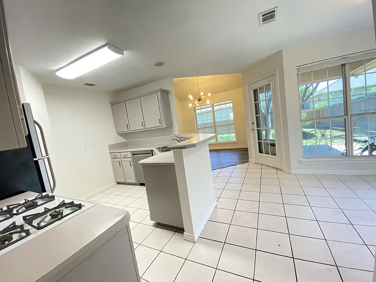 1212 Oak Valley — Photo 17