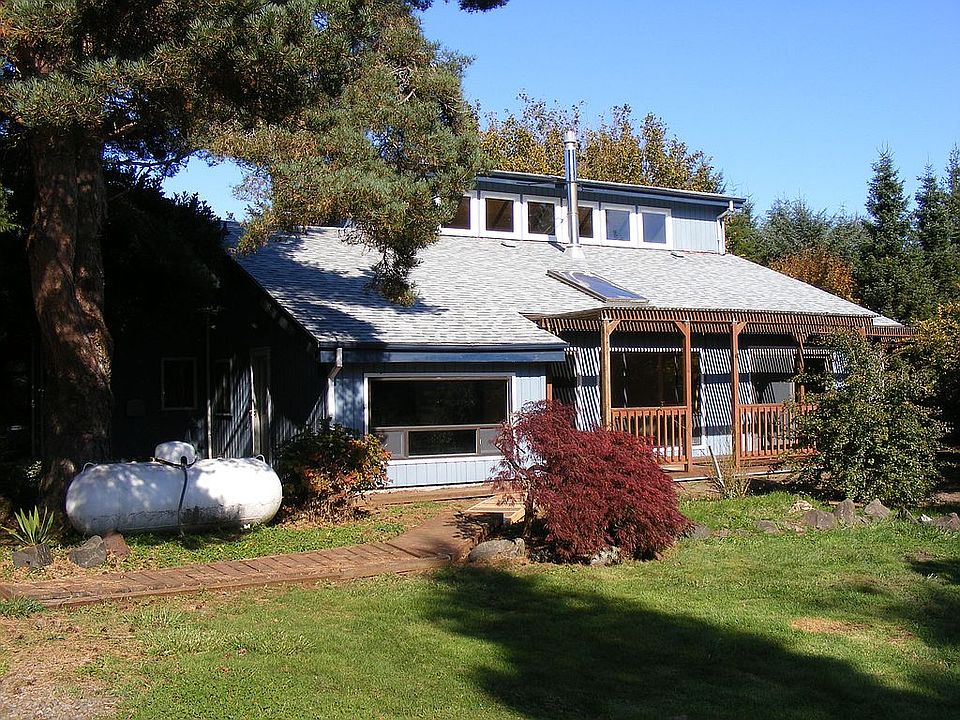 Front exterior 