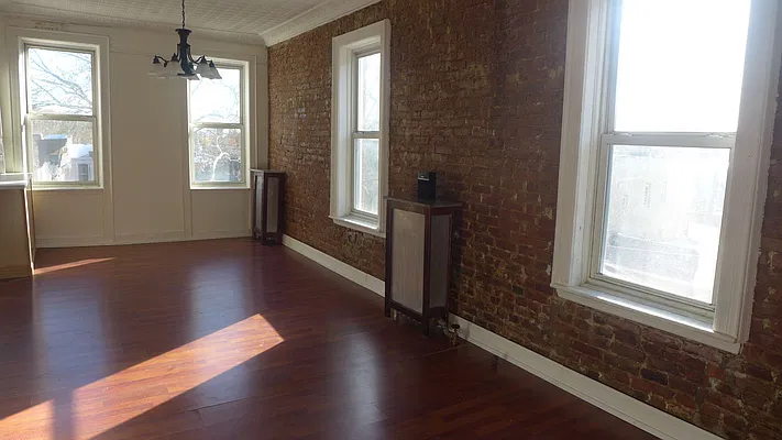 Rented by Garfield Realty  | media 11