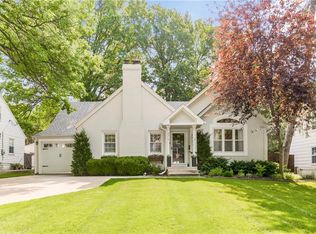 5519 Chadwick Rd, Fairway, KS 66205