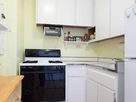 4th image of 525 E 82nd St APT 9E