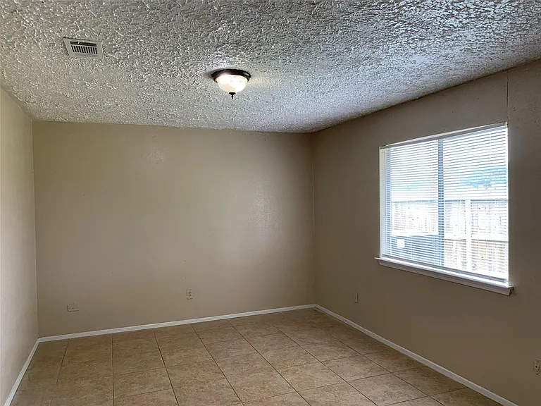 2306 Doverglen Dr — Photo 12