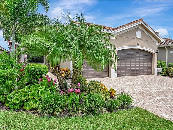 2nd image of 11675 Oakwood Preserve Pl
