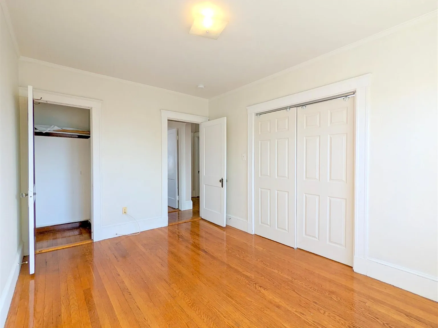 2 bed, 999 sqft, $2,800 — Photo 2